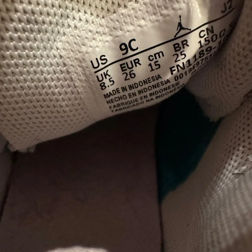 NIKE GIRLS SIZE 9C AIR JORDAN HIGH TOP SHOES COLOR